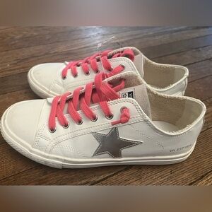 Vintage Havana Letty 73 White Grey Star Sneaker Womens NWOT